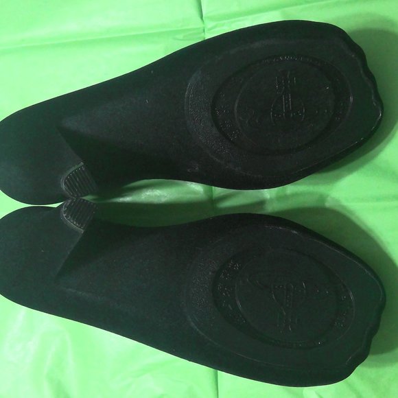 VIVIENNE WESTWOOD + Melissa Anglomania Animal Toe Flocked Black Heels; Size 7 US - Picture 6 of 6